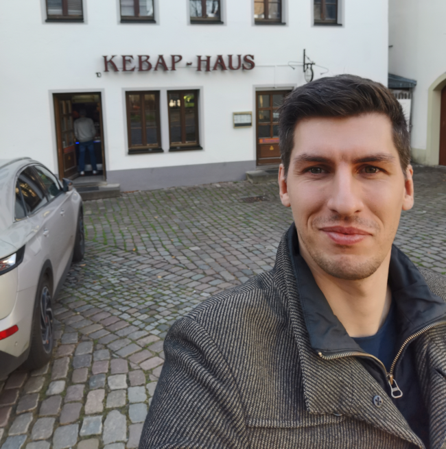 Bild 2: Ich, Teamplayer, hohlt mehr als einen Döner!